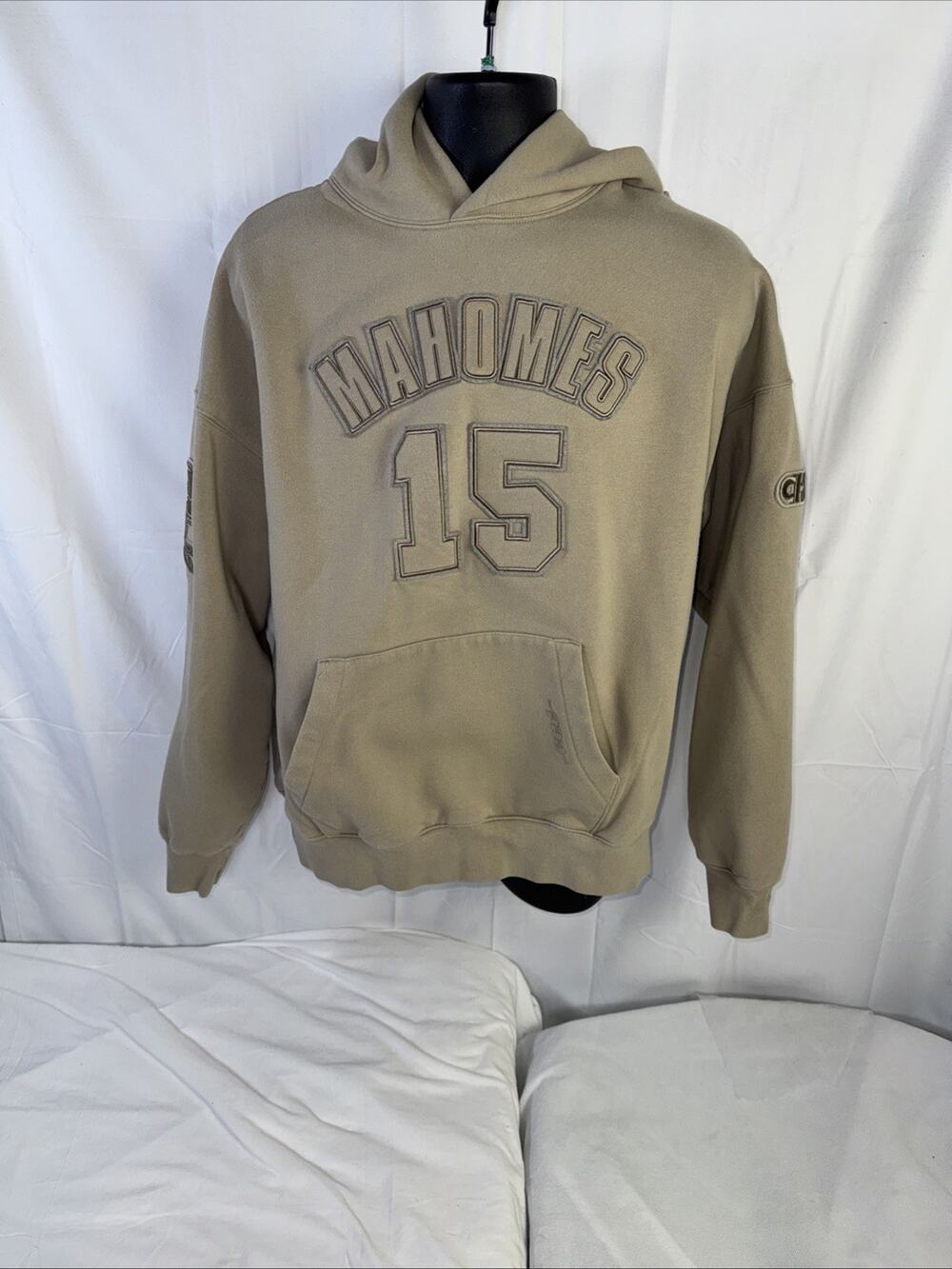 KC Chiefs Mahomes Tan Embroidered Patches Pro Standard Hoodie Size L